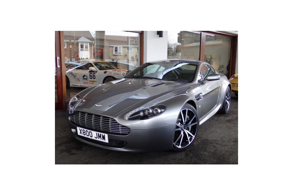 Aston Martin Vantage V8 10160