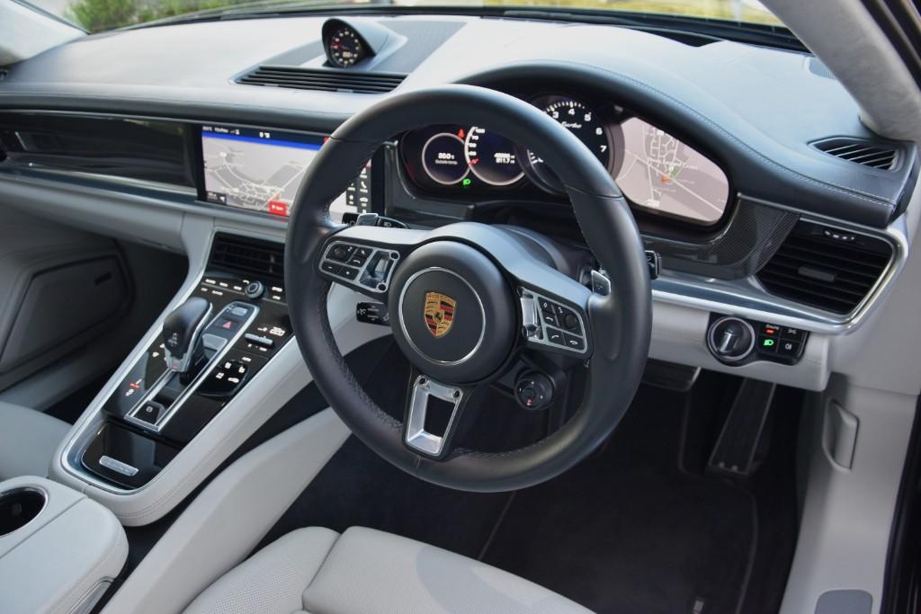 Porsche Panamera Turbo Sport Turismo Auto 215517