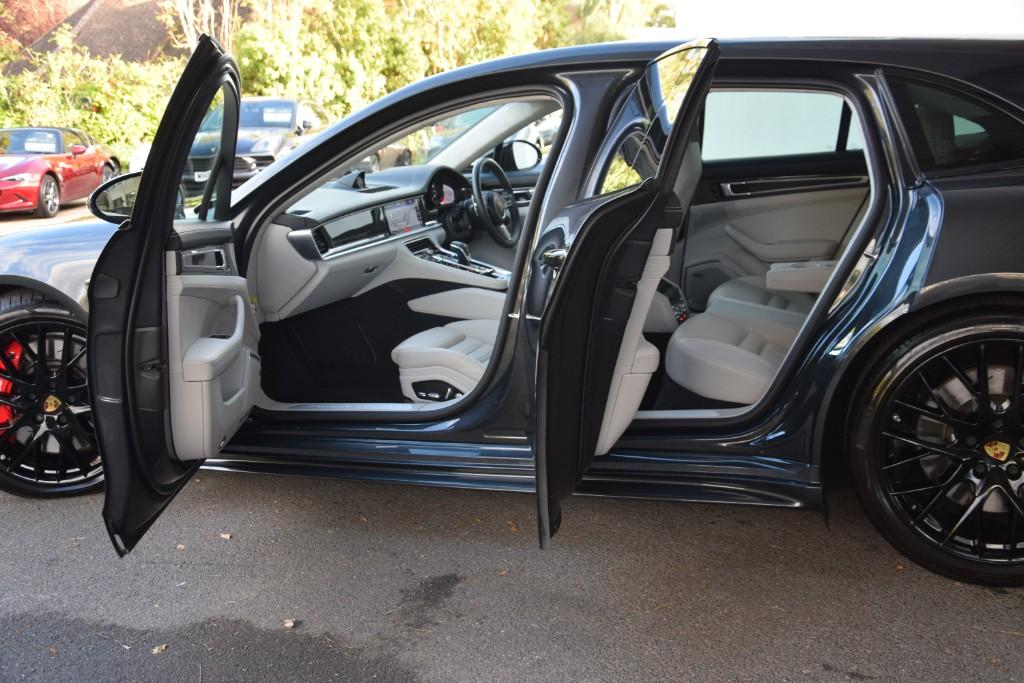 Porsche Panamera Turbo Sport Turismo Auto 215523