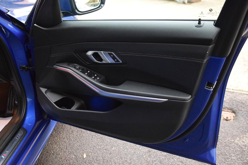 BMW 3 Series 320i M Sport Auto 216311