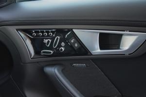 Jaguar F Type 'R' 5.0 V8 S/C 550 AWD - thumb220319