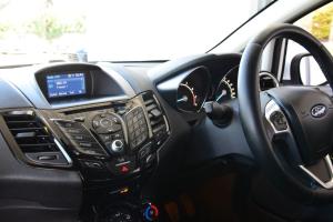Ford Fiesta 1.2 Zetec Hatchback - thumb221111