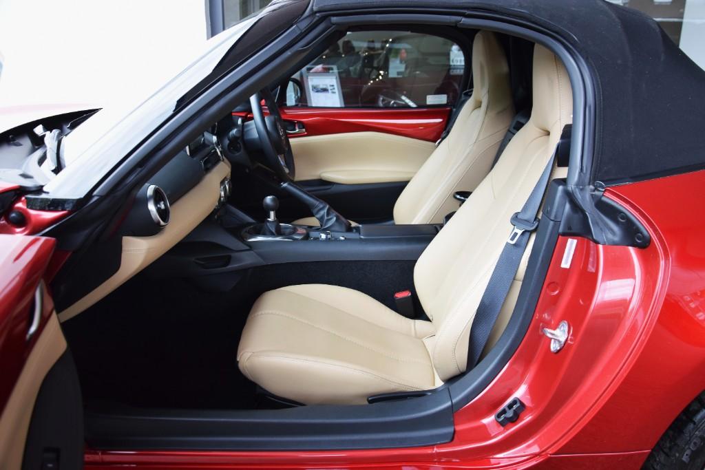 Mazda MX-5 SPORT NAV 22135