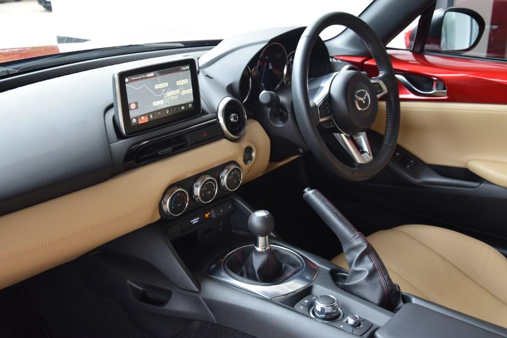 Mazda MX-5 SPORT NAV 221315