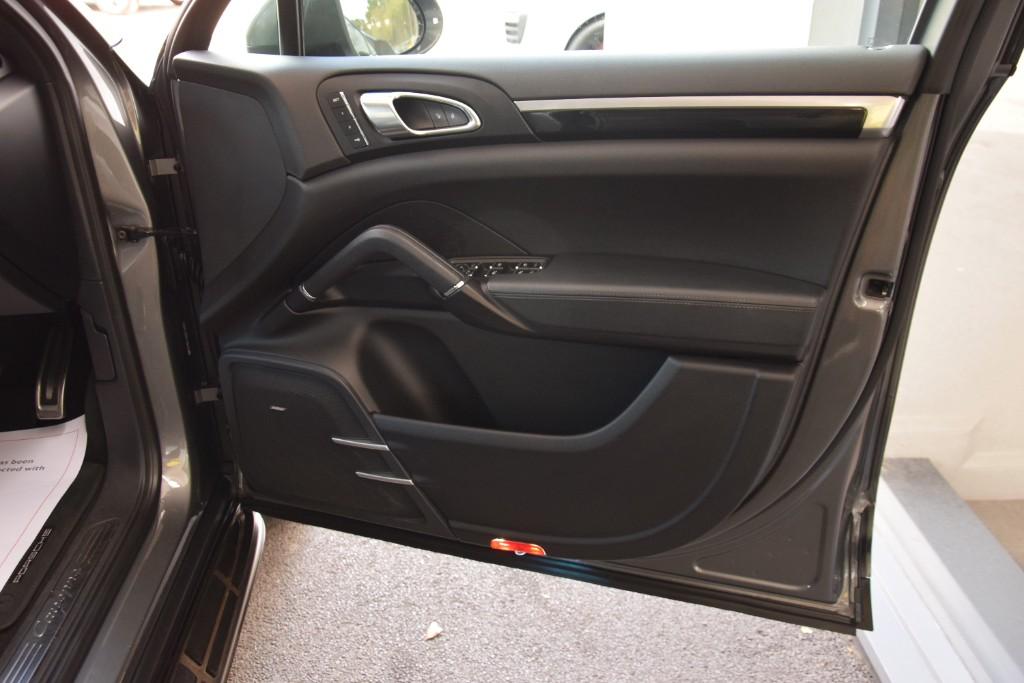 Porsche Cayenne 3.0D V6 TIPTRONIC 'S' 225015