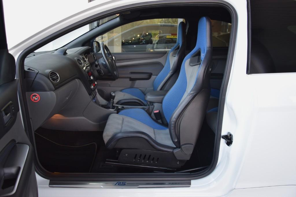 Ford Focus  2.5 RS Manual  22725
