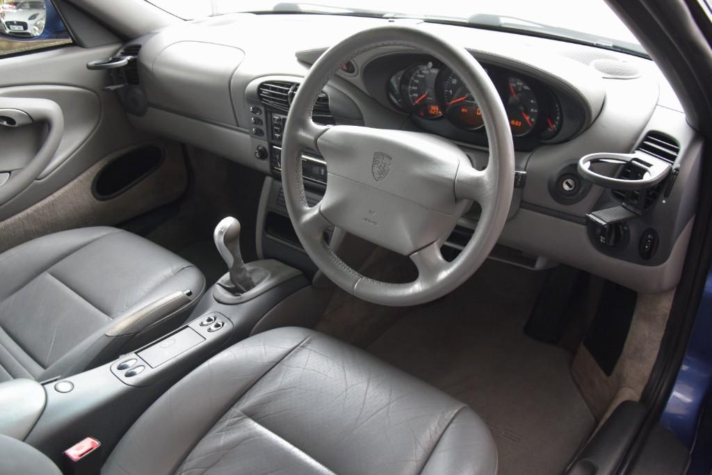 Porsche 911 Carrera 2 3.4 Manual Coupe 996 22746