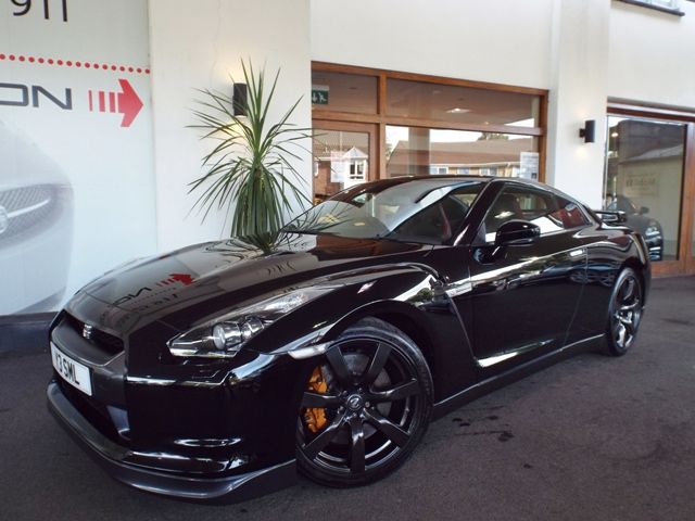 NISSAN GTR BLACK EDITION